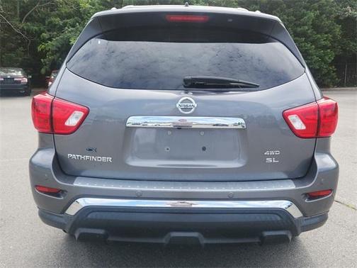 2018 Nissan Pathfinder SL