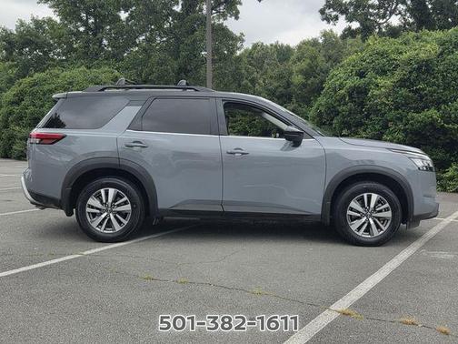 Gray 2 Tone 2022 Nissan Pathfinder SL