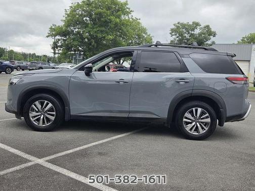 Gray 2 Tone 2022 Nissan Pathfinder SL