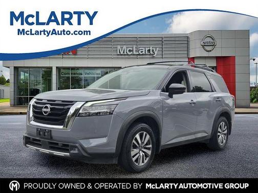 Gray 2 Tone 2022 Nissan Pathfinder SL