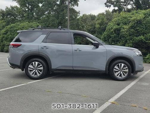 Gray 2 Tone 2022 Nissan Pathfinder SL