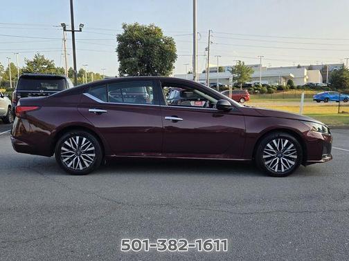 Garnet Pearl 2025 Nissan Altima SV