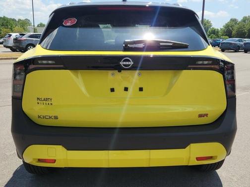 2025 Nissan Kicks SR