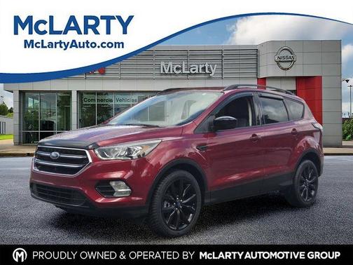 Ruby Red Metallic 2018 Ford Escape SE