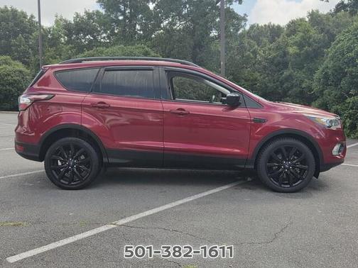 Ruby Red Metallic 2018 Ford Escape SE
