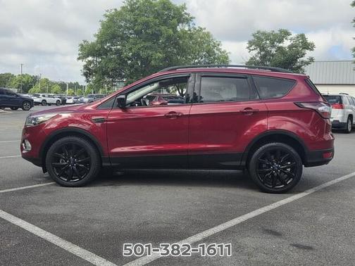 Ruby Red Metallic 2018 Ford Escape SE