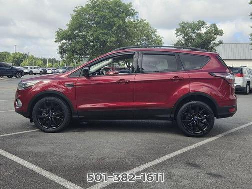 Ruby Red Metallic 2018 Ford Escape SE