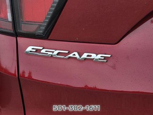 Ruby Red Metallic 2018 Ford Escape SE