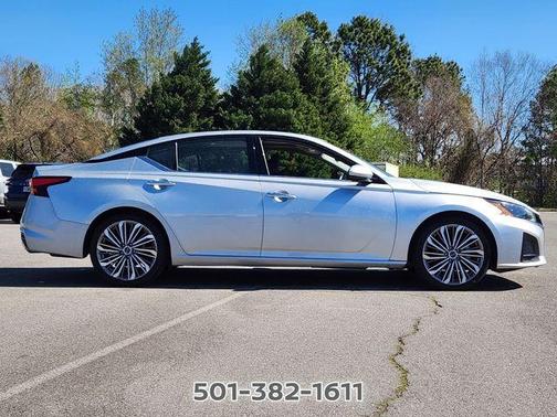 Brilliant Silver Metallic 2023 Nissan Altima 2.5 SL