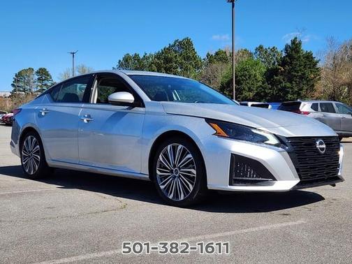 Brilliant Silver Metallic 2023 Nissan Altima 2.5 SL