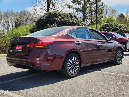 Garnet Pearl 2025 Nissan Altima SV