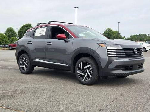 2t Gun Red Roof 2026 Nissan Kicks SV