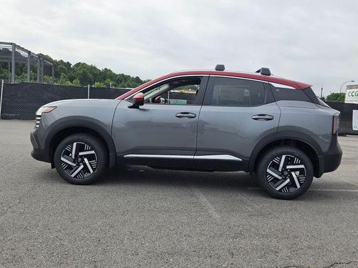 2t Gun Red Roof 2026 Nissan Kicks SV