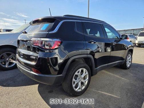 Diamond Black 2024 Jeep Compass Latitude