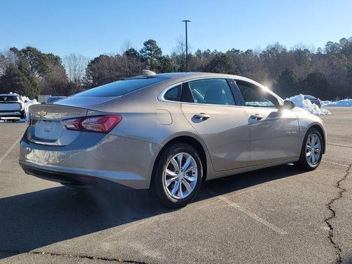 Champagne 2022 Chevrolet Malibu LT