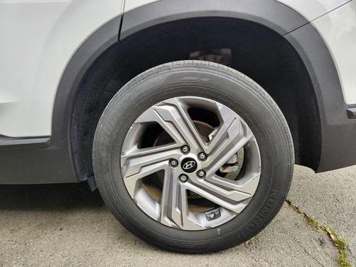 2023 Hyundai SANTA FE SE