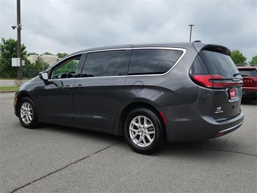 2023 Chrysler Pacifica Touring-L