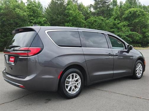 2023 Chrysler Pacifica Touring-L