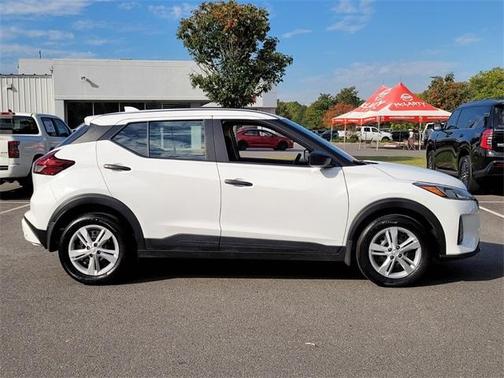 2025 Nissan Kicks Play S