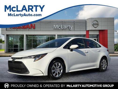 Super White 2021 Toyota Corolla LE