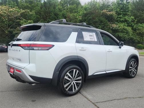 2025 Nissan Pathfinder Platinum