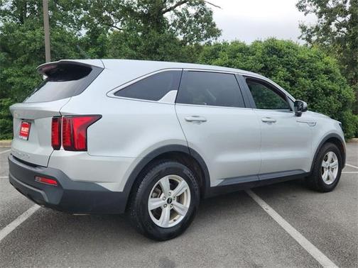 2022 Kia Sorento LX