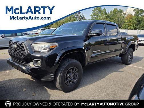 Midnight Black Metallic 2018 Toyota Tacoma SR5