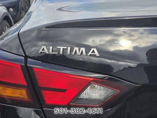 Super Black 2025 Nissan Altima SV