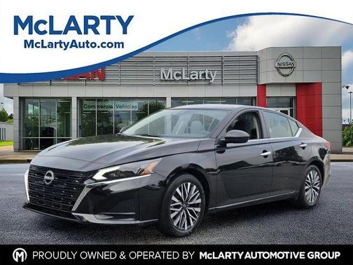 Super Black 2025 Nissan Altima SV