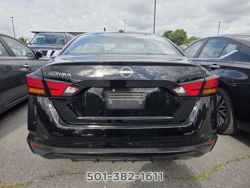 Super Black 2025 Nissan Altima SV