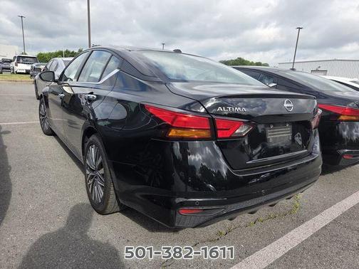 Super Black 2025 Nissan Altima SV