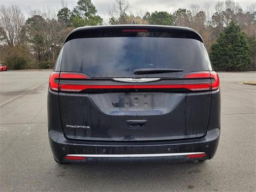 2022 Chrysler Pacifica Touring-L