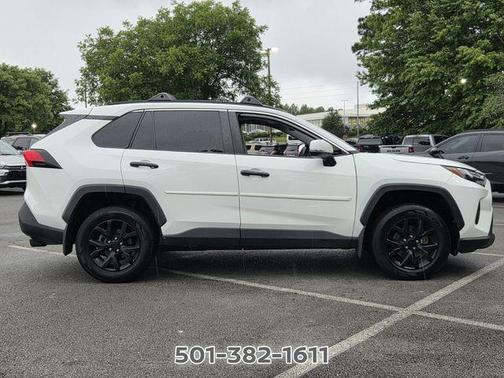 Ice 2023 Toyota RAV4 XLE