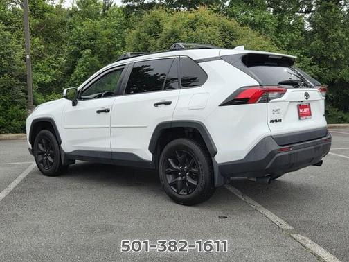 Ice 2023 Toyota RAV4 XLE