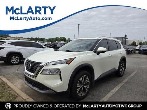 White 2021 Nissan Rogue SV