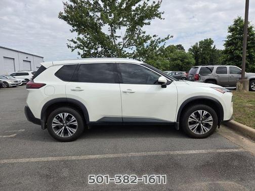 White 2021 Nissan Rogue SV
