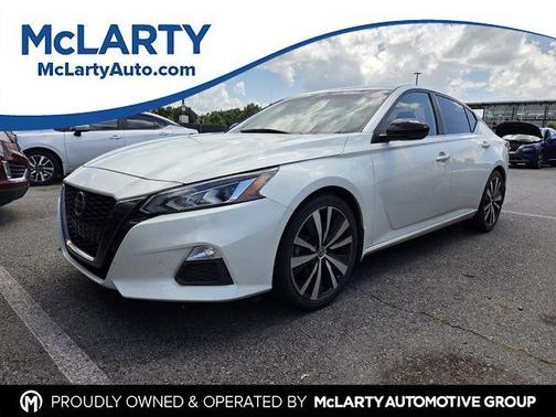 White 2019 Nissan Altima 2.5 SR
