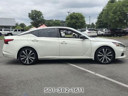 White 2019 Nissan Altima 2.5 SR