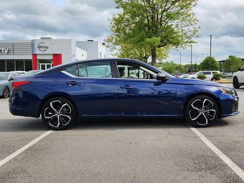 Deep Blue Pearl 2024 Nissan Altima 2.5 SR