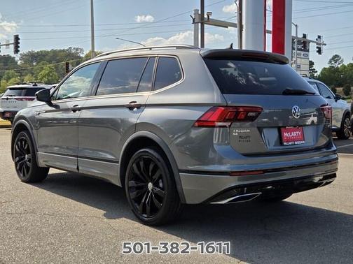 Platinum Gray Metallic 2021 Volkswagen Tiguan 2.0T SE R-Line Black