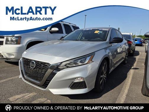 Brilliant Silver Metallic 2022 Nissan Altima 2.5 SR
