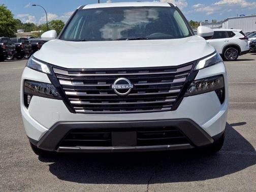 Everest White P 2026 Nissan Rogue SV
