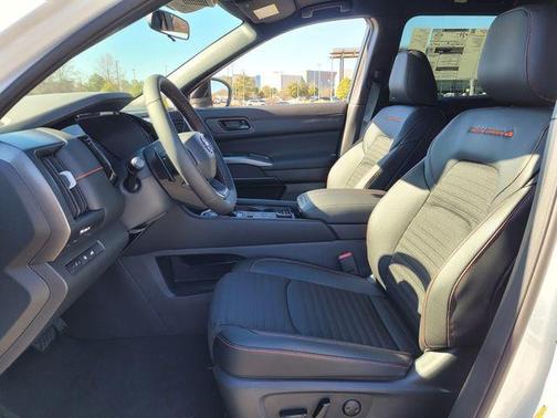 Everest White P 2026 Nissan Pathfinder Rock Creek