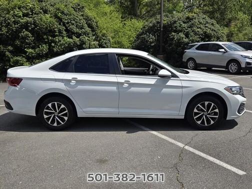 Pure White 2022 Volkswagen Jetta 1.5T S
