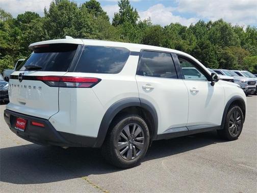 2022 Nissan Pathfinder S