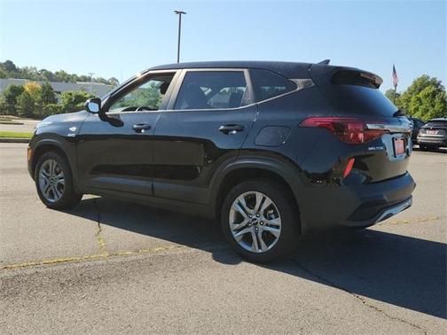2023 Kia Seltos LX