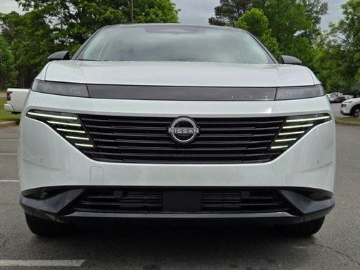 White / Black 2026 Nissan Murano Platinum