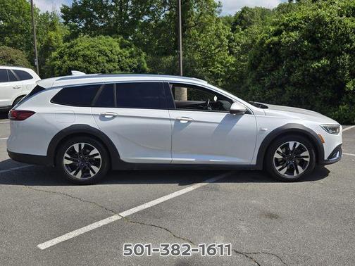 White 2019 Buick Regal TourX Essence