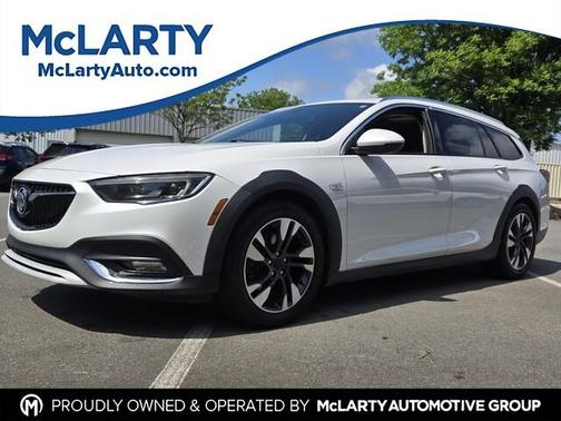 White 2019 Buick Regal TourX Essence