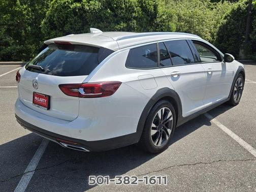 White 2019 Buick Regal TourX Essence